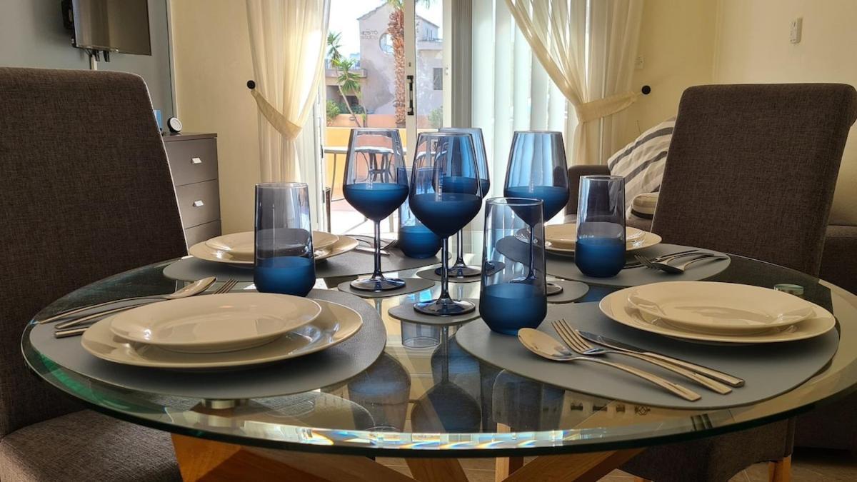 Sun Island Apartments Pafos Dış mekan fotoğraf