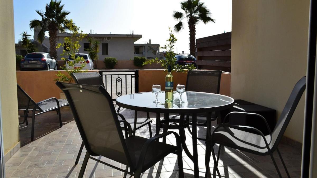 Sun Island Apartments Pafos Dış mekan fotoğraf