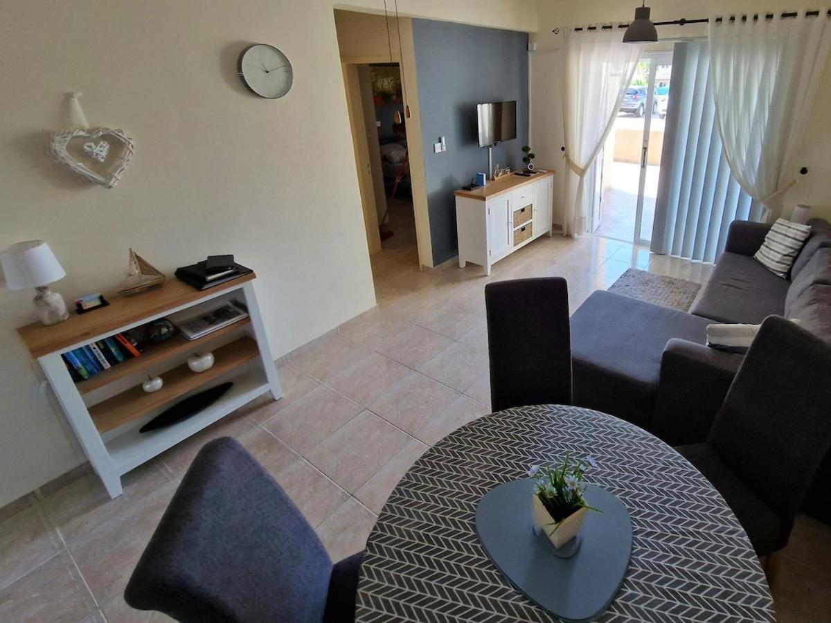 Sun Island Apartments Pafos Dış mekan fotoğraf