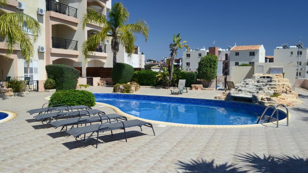Sun Island Apartments Pafos Dış mekan fotoğraf